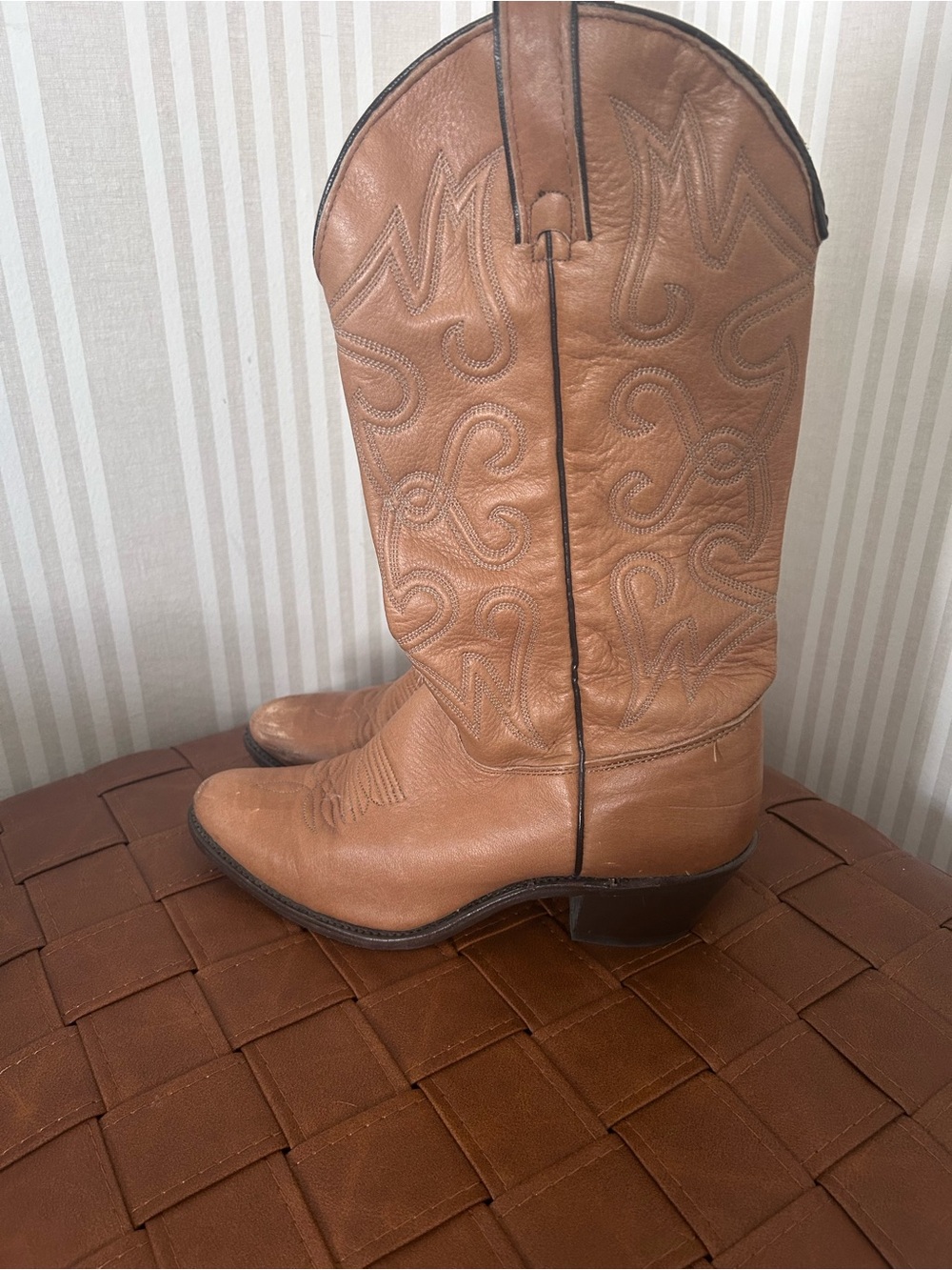 VINTAGE WRANGLER EMBROIDERED LEATHER COWBOY BOOTS Tan Women’s size 7.5 - Picture 2 of 9